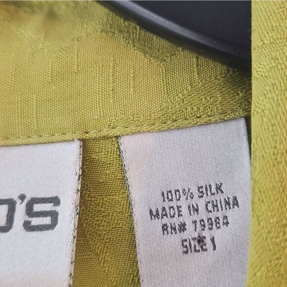 Chico's 1 100% Silk MustardGreen LeafsPrintRolltabSlv ButtonUp Women's Top Shirt - Picture 5 of 7